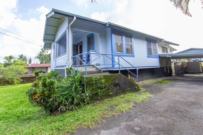 Building Photo - 1600 Kilauea Ave