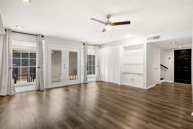 Building Photo - 7 Briar Dale Ct