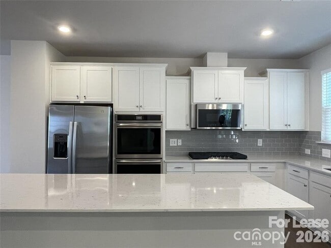 Building Photo - 14051 Martin Hill Wy