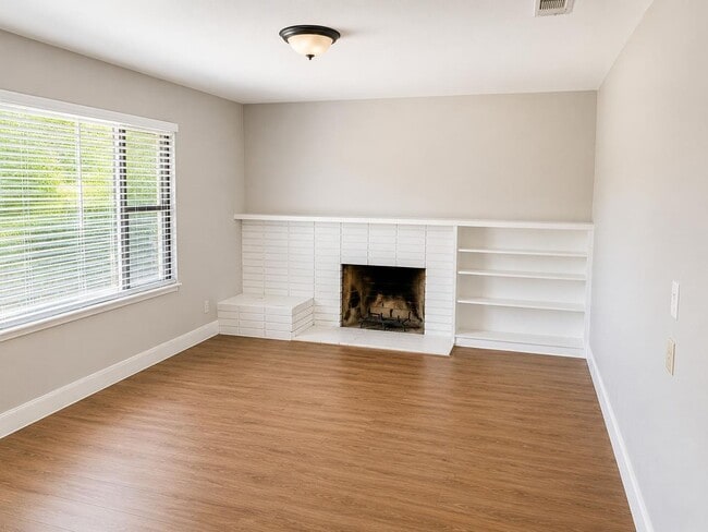 Photo - 4556 Beechnut Way House