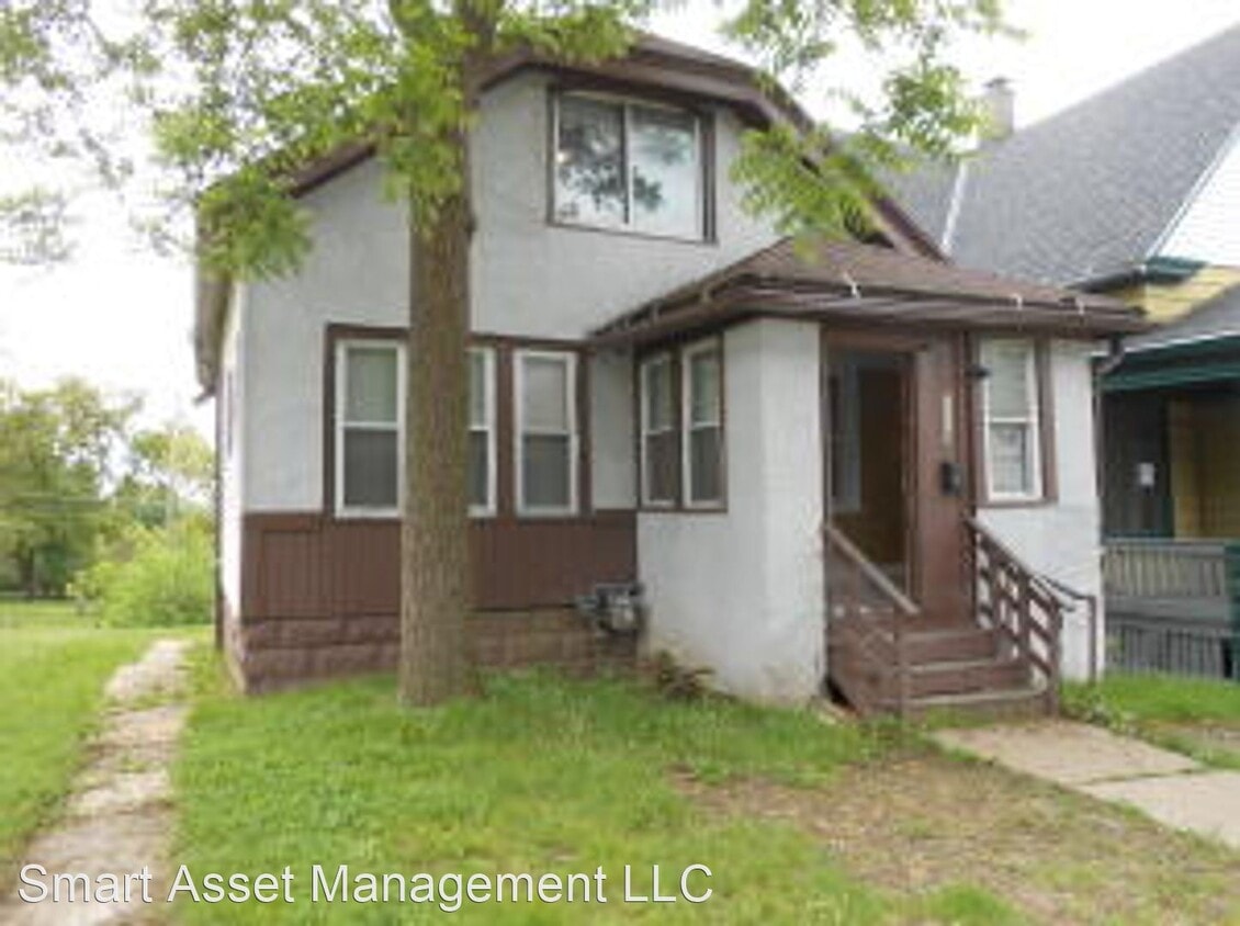 Primary Photo - 3 br, 1 bath House - 1119 W Keefe Ave