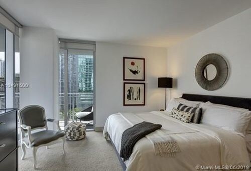 Building Photo - 201 SE 2nd Ave