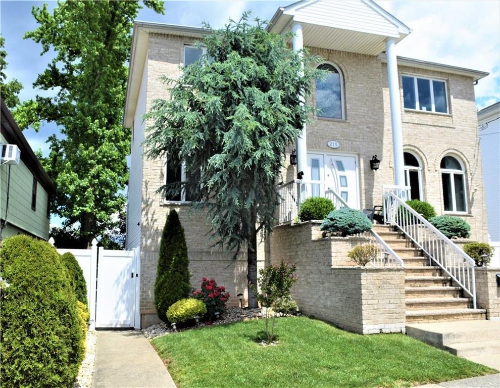 215 Barlow Ave Unit 2, Staten Island, NY 10308 Room for Rent in