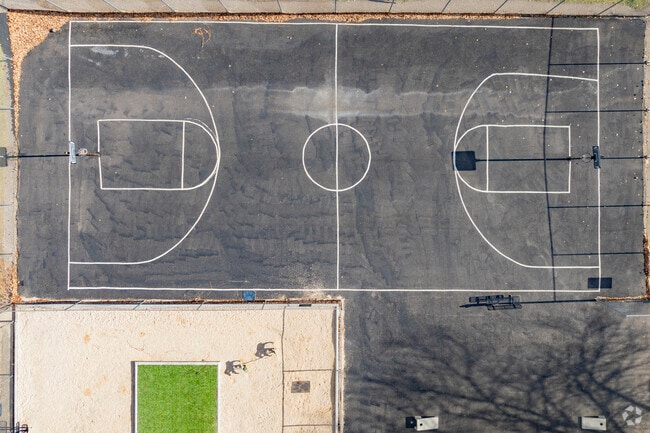 Cancha de baloncesto - Casper Village