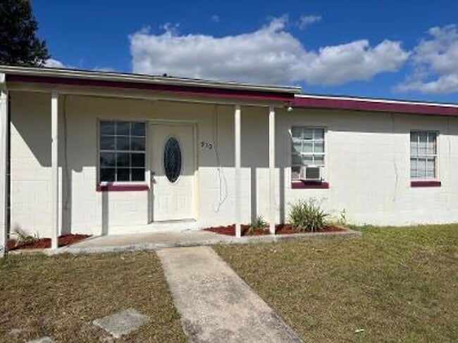 Foto del edificio - Cute Remodeled Deltona Beauty Call Sheila ...