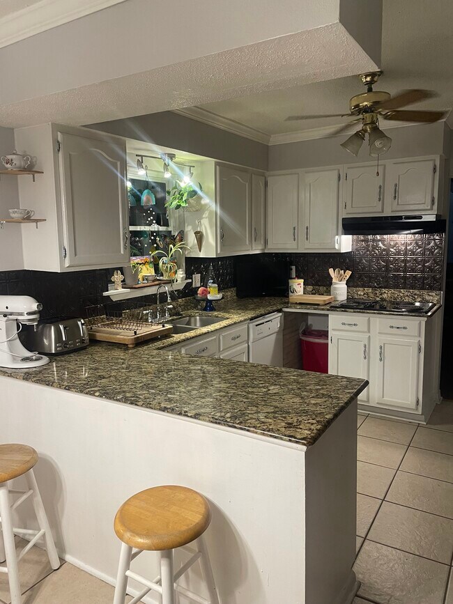 Foto del edificio - 61691 Spruce Dr