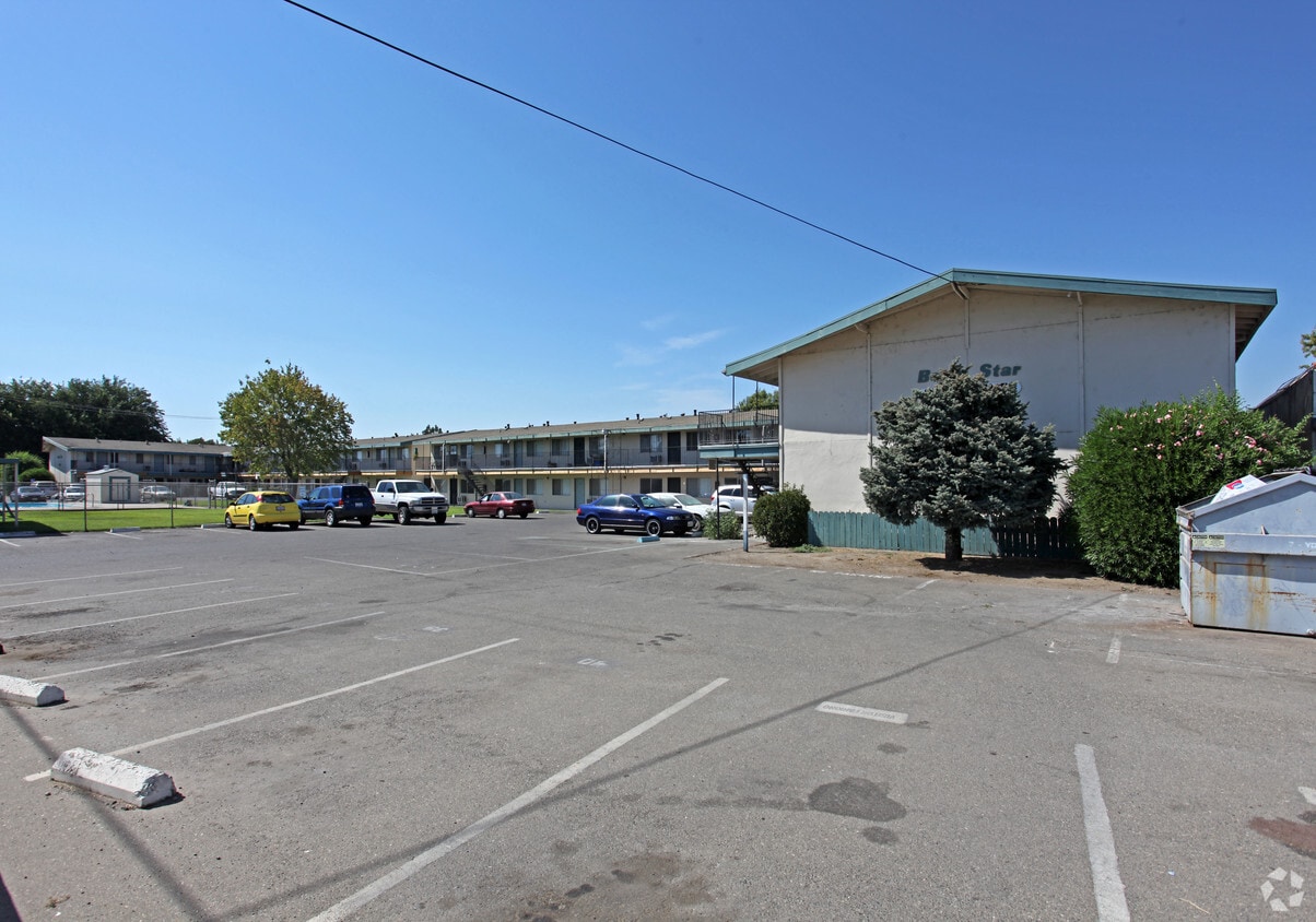 Building Photo - Beale Star Apartments