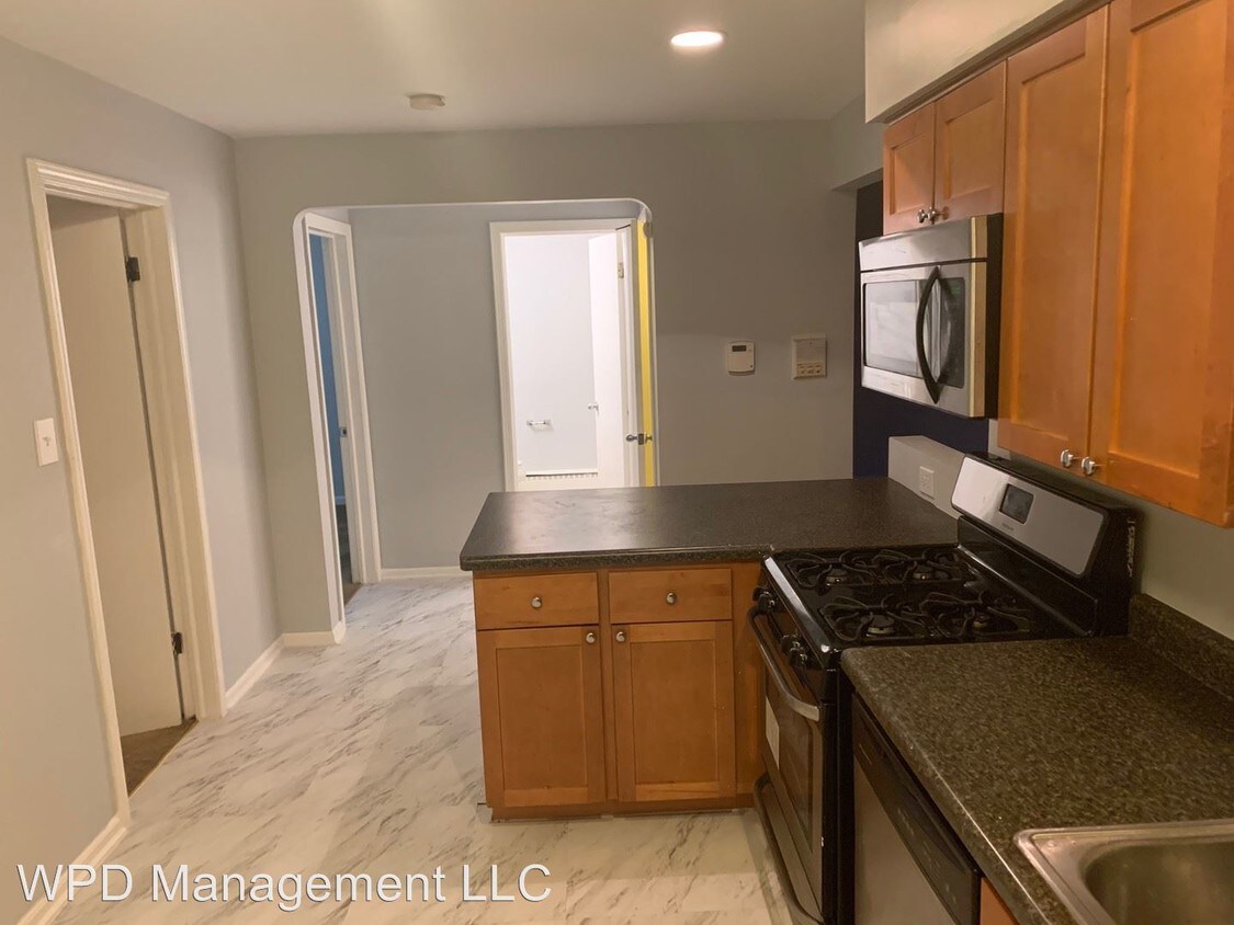 Foto principal - 7674 S South Shore Dr