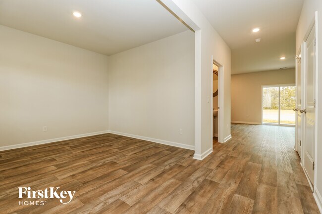 Building Photo - 409 Zenith Blvd