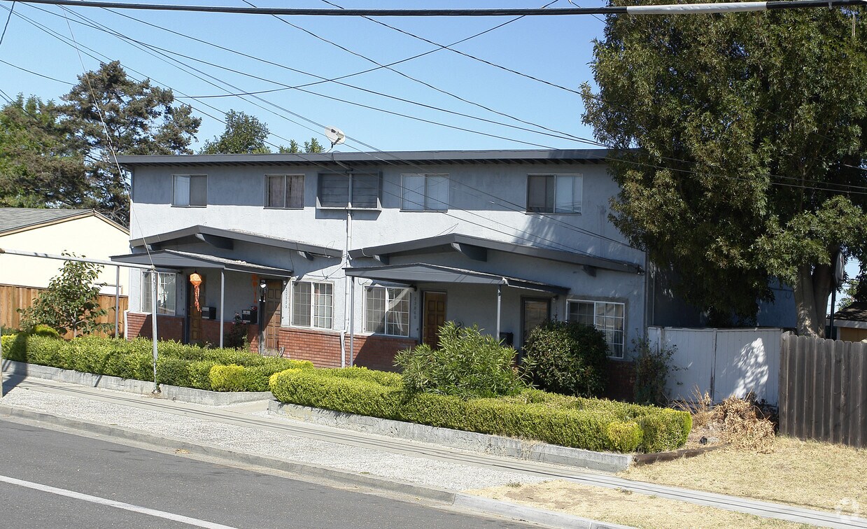 Foto del edificio - 23856 Santa Clara St