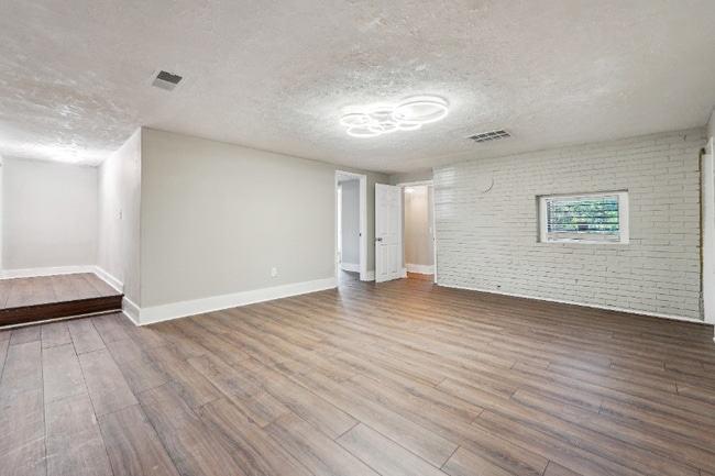 Building Photo - 276 Fairburn Rd NW