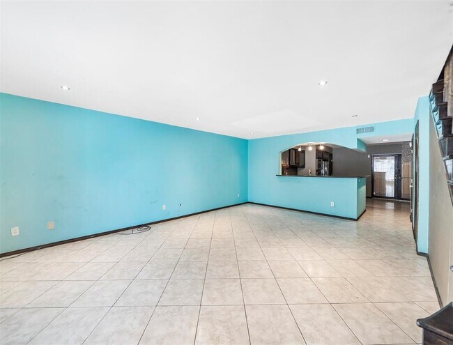 Building Photo - 7655 Bellerive Dr