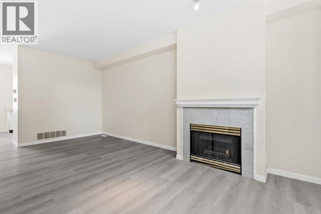 Building Photo - 6833 Livingstone Pl