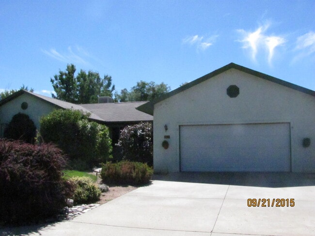 Building Photo - SINGLE FAMILY HOME !