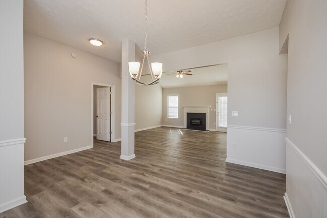 Foto del edificio - 180 Creekview Blvd