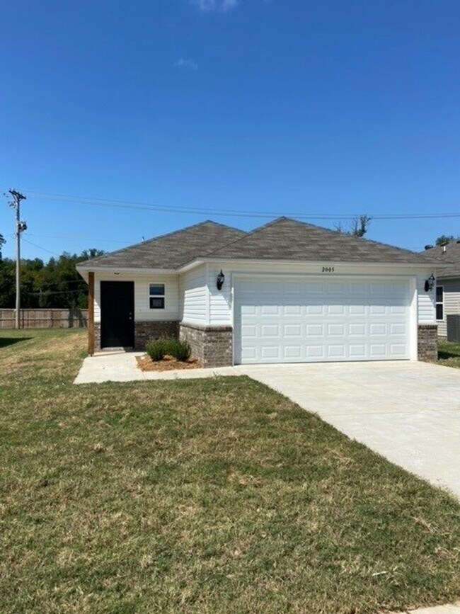 Foto del edificio - *Pre-leasing* Three Bedroom | Two Bathroom Home in Faulkner Crossing