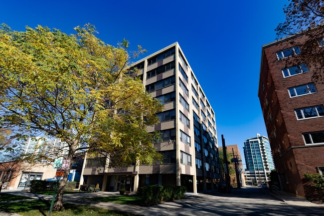 1575 Oak - 1575 Oak Apartments