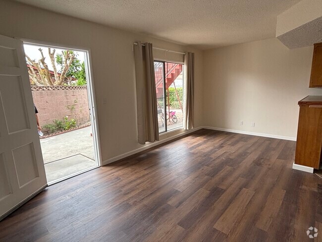 Building Photo - 9826 San Miguel Ave