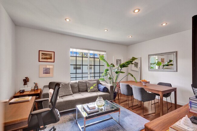 Foto del edificio - 815 Euclid Ave