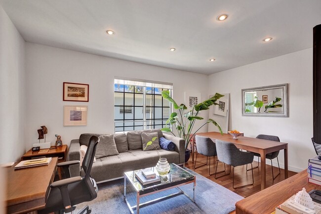 Building Photo - 815 Euclid Ave