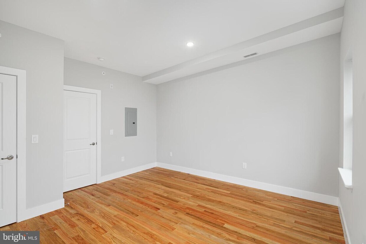 Primary Photo - 760 S 15th St