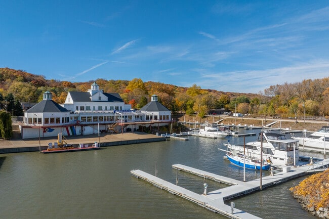 Peoria Heights is homes to the Illinois Valley Yacht & Canoe Club.