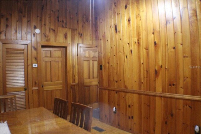 Building Photo - 3045 Yorkshire Dr