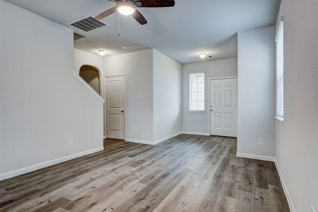 Building Photo - 5011 Blue Jacaranda Wy