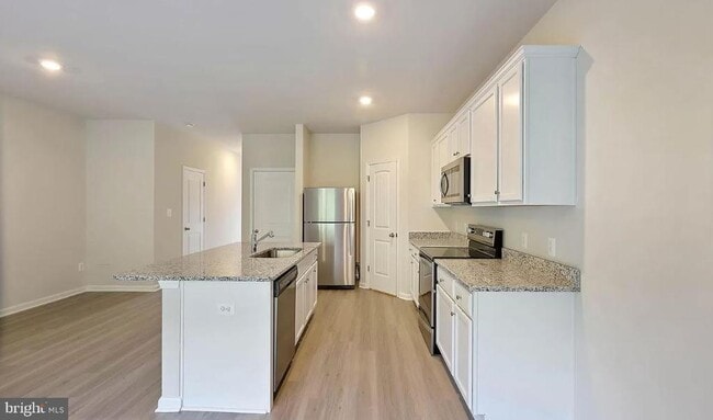 Building Photo - 140 Cramsford St