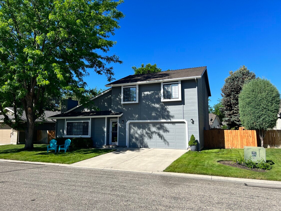 Primary Photo - 3575 S Brookshore Pl
