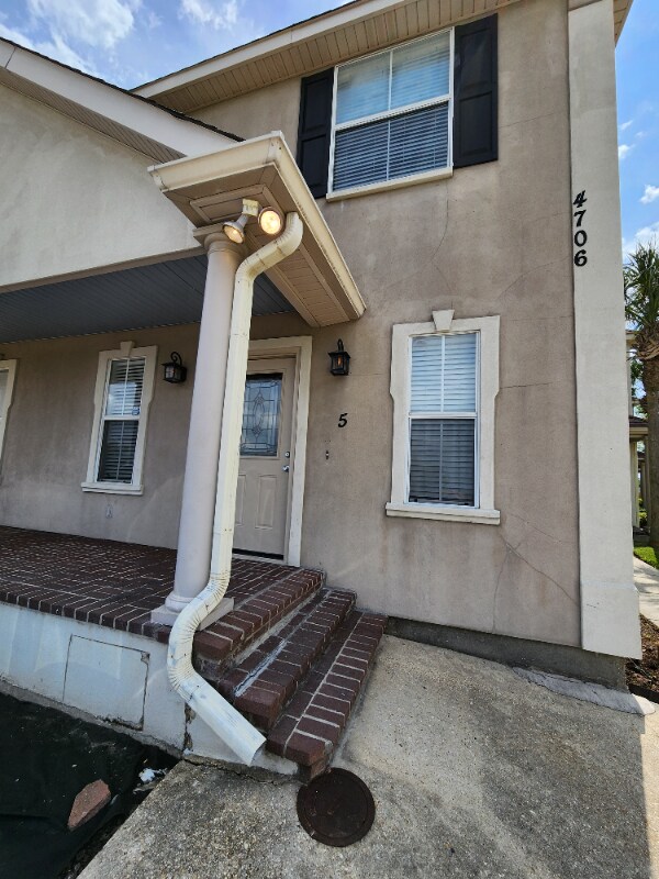Primary Photo - 4706 Pontchartrain Dr