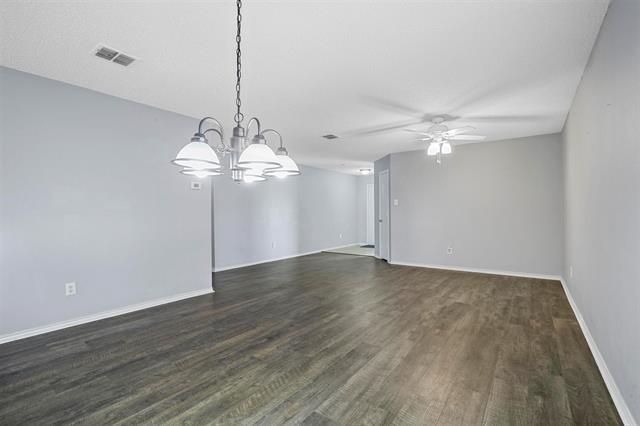 Foto del edificio - 1713 Baxter Springs Dr