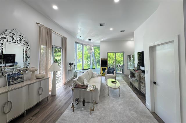 Building Photo - 361 Jefferson Ave