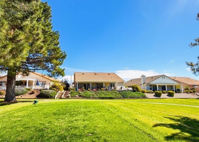 Foto del edificio - 10665 Cherry Hills Dr