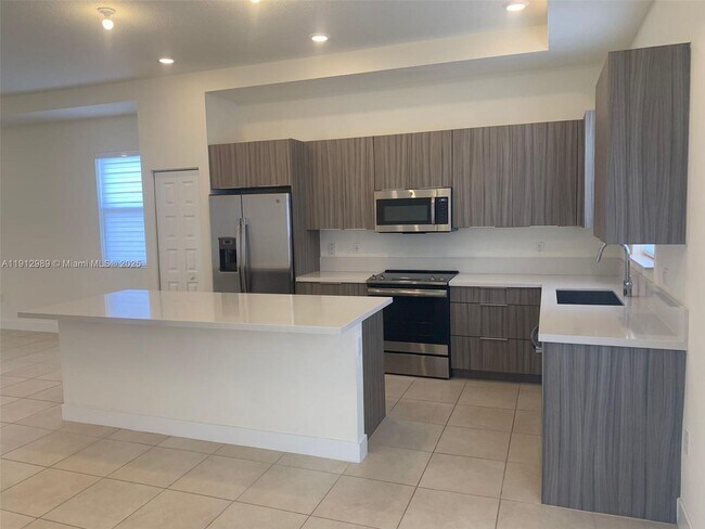 Foto del edificio - 10443 NW 82nd St