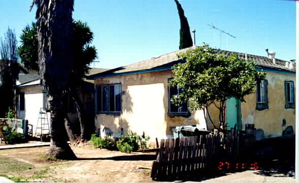 Foto del edificio - 155-157 N Roosevelt Ave