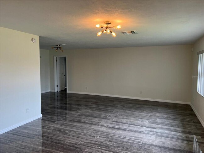 Building Photo - 3601 Floramar Terrace
