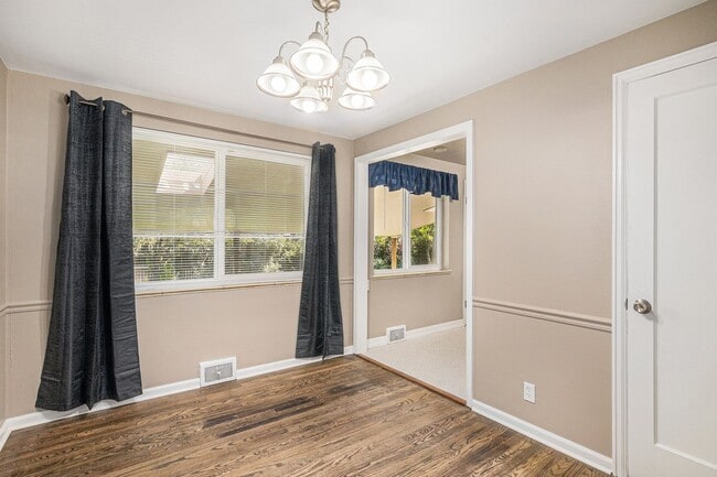 Building Photo - Spacious 3 Bed 1 Bath in the heart of Sout...