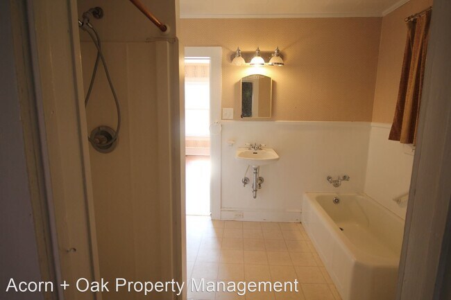 Building Photo - 2 br, 1.5 bath House - 405 N Churton St