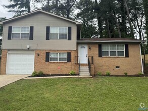 Building Photo - 2611 Hilltop Terrace NW