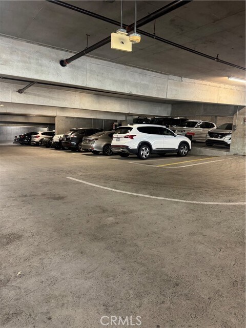 Foto del edificio - 645 W 9th St