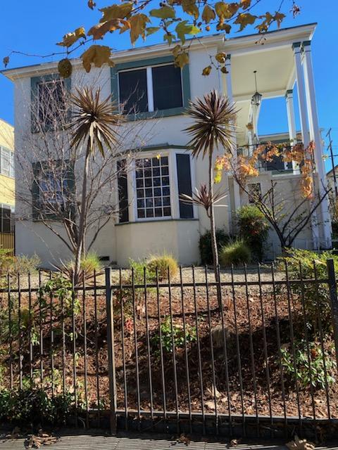 Primary Photo - 116 1/2 S Kenmore Ave