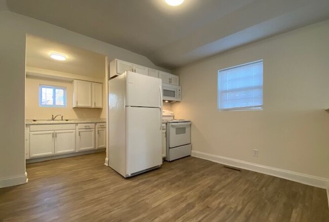 Building Photo - Updated 2 bed, 1 bath near uptown Kannapolis