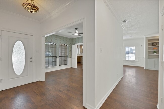 Building Photo - 4219 Oak Springs Dr