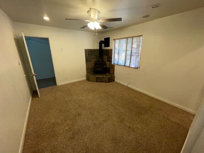 Foto del edificio - 982 Woodland Dr