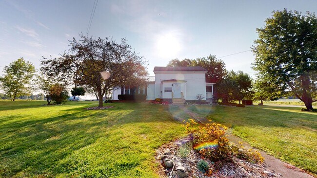 Foto del edificio - Country living in South Central! 3 bed/3 baths and large garage