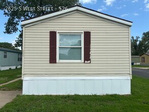 Building Photo - 2625 S West St
