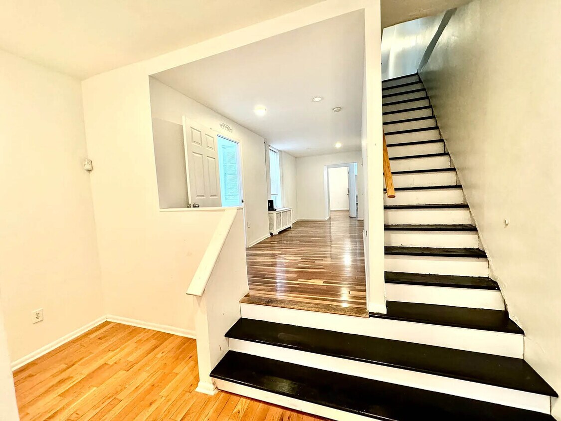 Foto principal - 2102 S 64th St