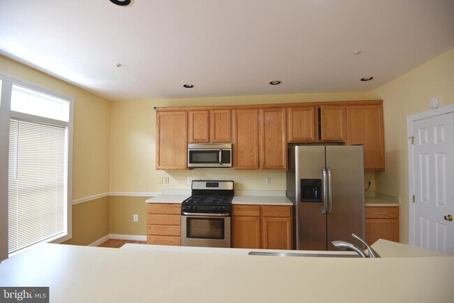 Building Photo - 310 Highland Ridge Ave