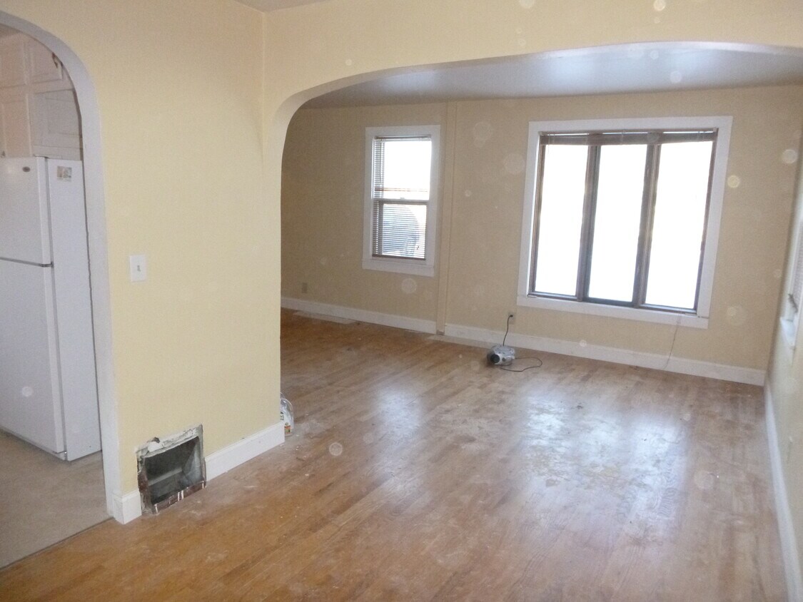 Building Photo - 415 17th St N